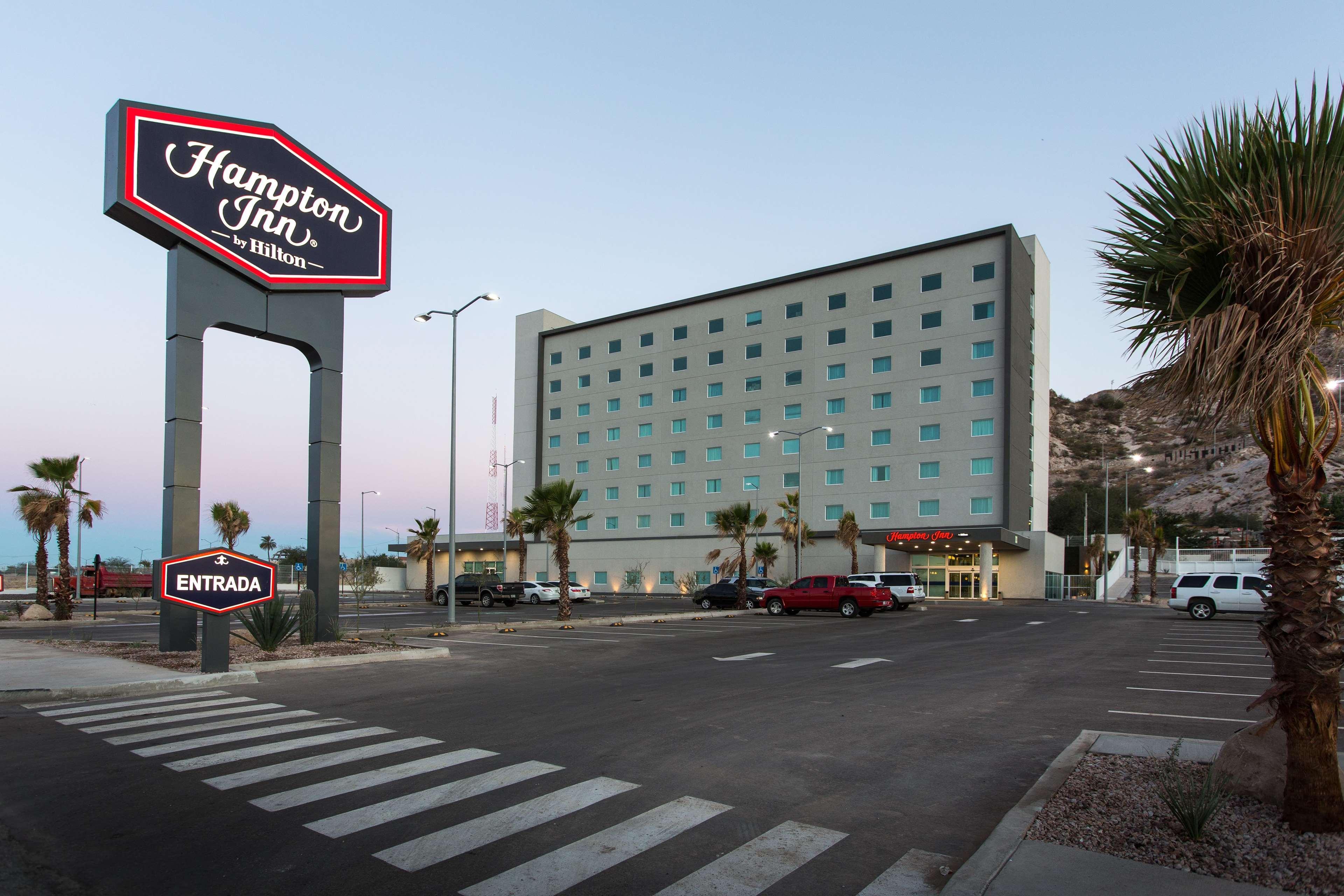 Hampton Inn By Hilton Hermosillo Exterior foto